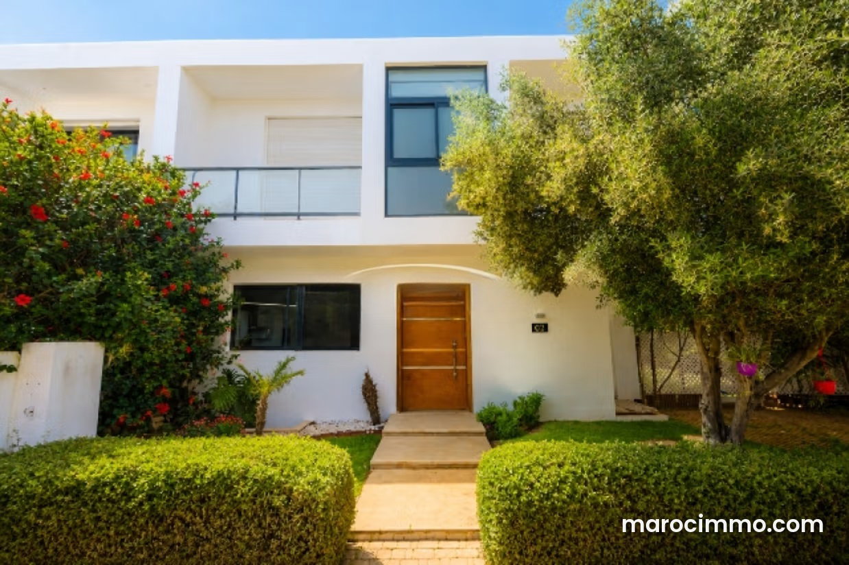 330 sqm Villa with Pool and Garden for Sale in Dar Bouazza — Dar Bouazza
