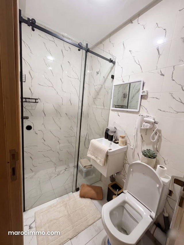 À louer – Appartement meublé — 3
