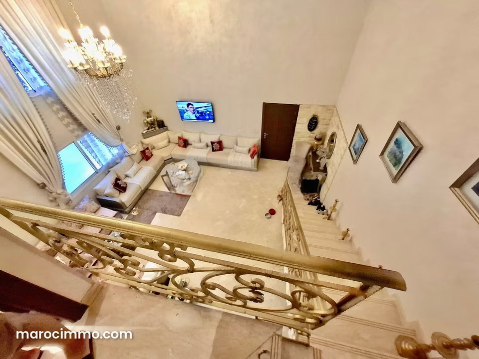Vend duplex 100 m² à Route de Safi. 3 chambres. Résidence haut standing avec piscine