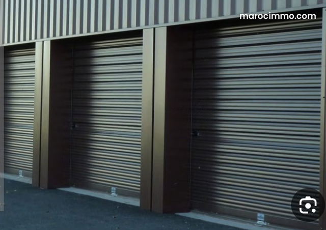 Beau local commercial en location à Les Hôpitaux. Superficie 890 m² — Casablanca