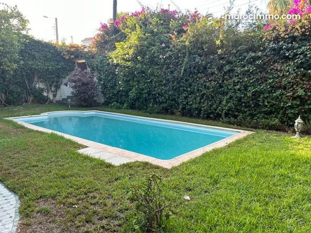 Villa de luxe à louer à Polo. 6 grandes pièces — Casablanca
