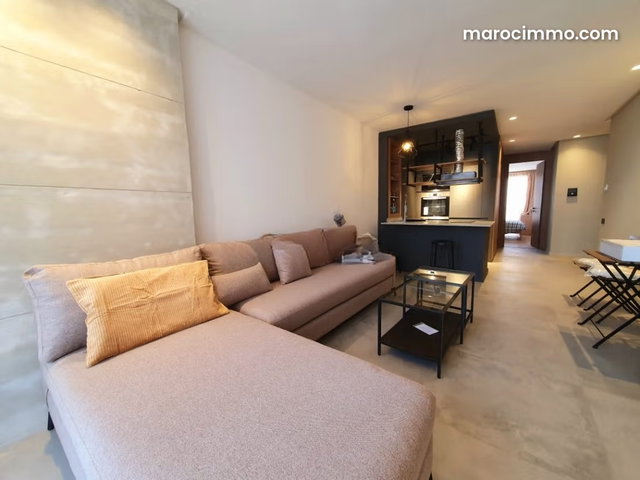 Gauthier / Studio meublé 50m2 belles finitions — 2
