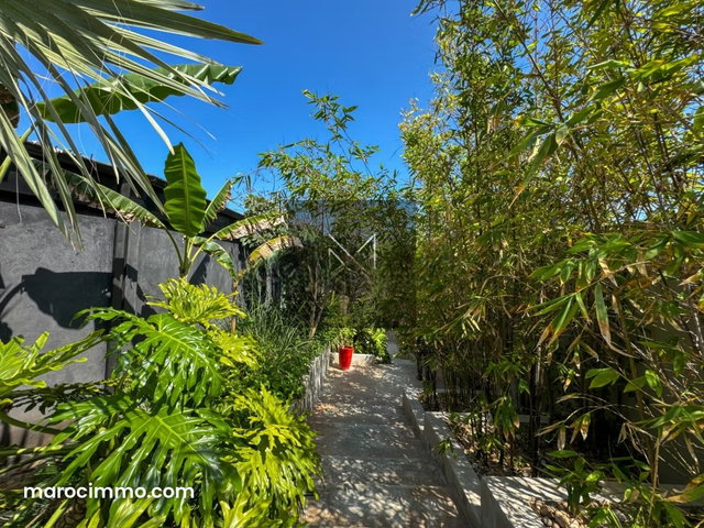Unique Villa for Rent in Anfa Supérieur, Casablanca, Exotic Architecture, Tropical Garden and Large Living Space — 2