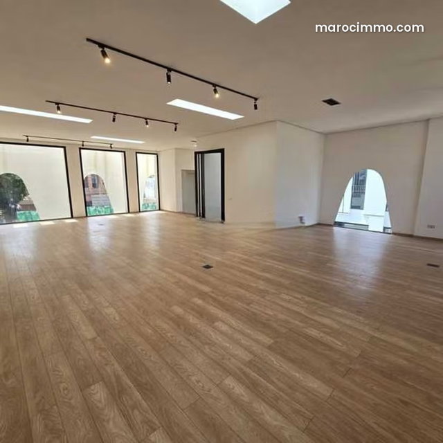 Local commercial à Louer de 152.0 m² à Casablanca, Cil — 4