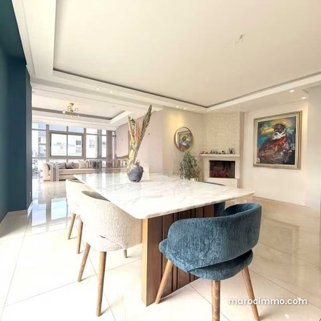 Appartement à Vendre de 243.0 m² à Casablanca, Gauthier — 4