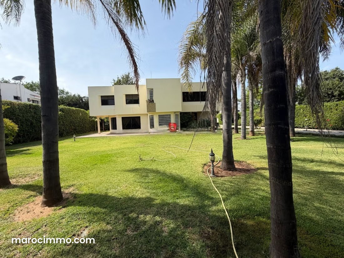 2,000 sqm Villa in Souissi, Rabat | 5 Bedrooms, Traditional Moroccan Hammam — Rabat