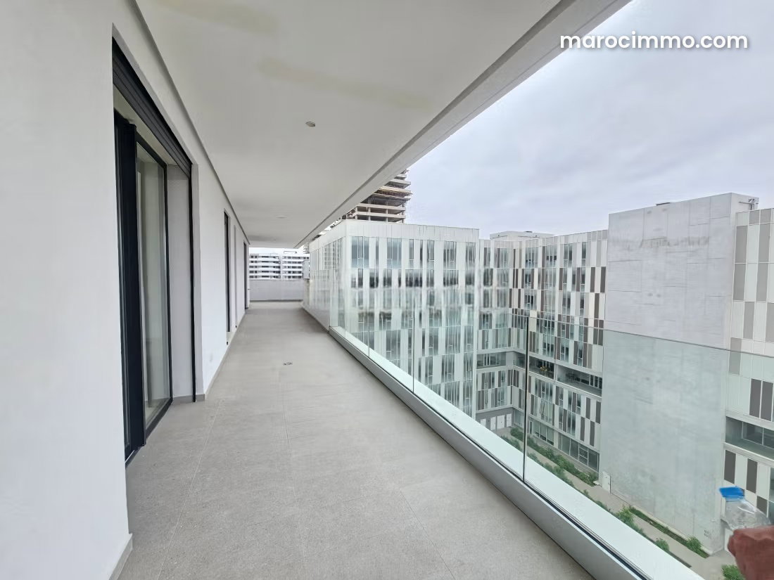 152 sqm Apartment with Terrace in Casablanca Finance City — Casablanca