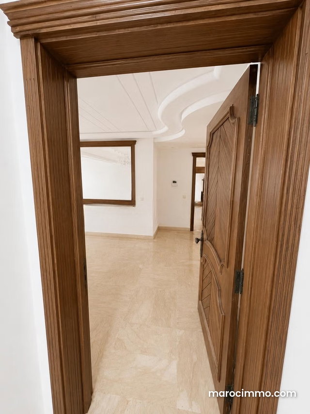 Beautiful apartment for rent in West Bourgogne. 5 beautiful rooms. Elevator and terrace — 5