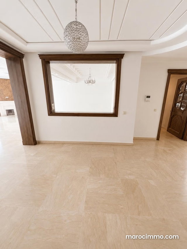 Beautiful apartment for rent in West Bourgogne. 5 beautiful rooms. Elevator and terrace — 2