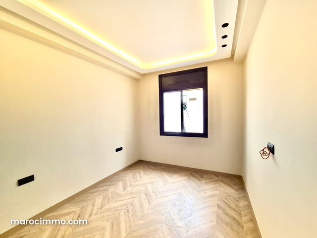 Appartement Vide Racine — 4