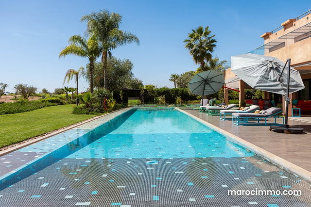 Villa d' exception, front de golf, 927 m2 hab — 4