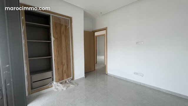 Splendide villa à vendre à Harhoura. 4 chambres agréables — 4