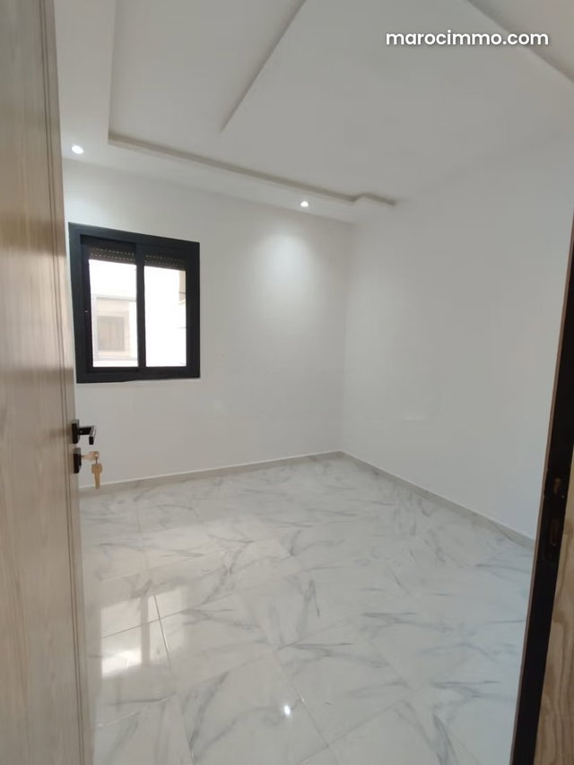 Bel appartement à vendre à Martil. 1 partie. Four — 2