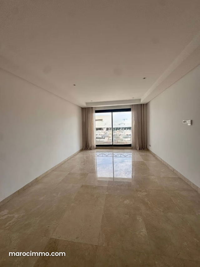 Appartement en location à Gauthier. Surface de 117 m². Porte blindée, sécurité — Casablanca