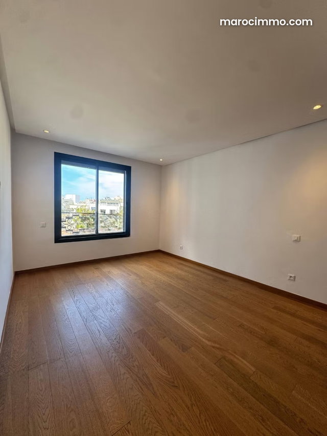 Appartement en location à Gauthier. Surface de 117 m². Porte blindée, sécurité — 2
