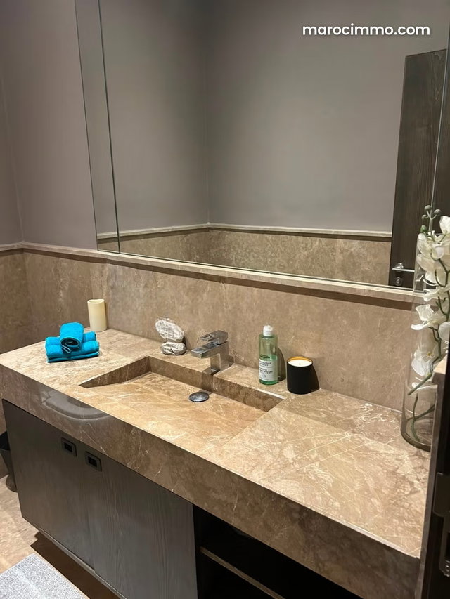 Location d'un appartement à Ville Verte. Surface de 217 m². Climatisation et piscine — 5