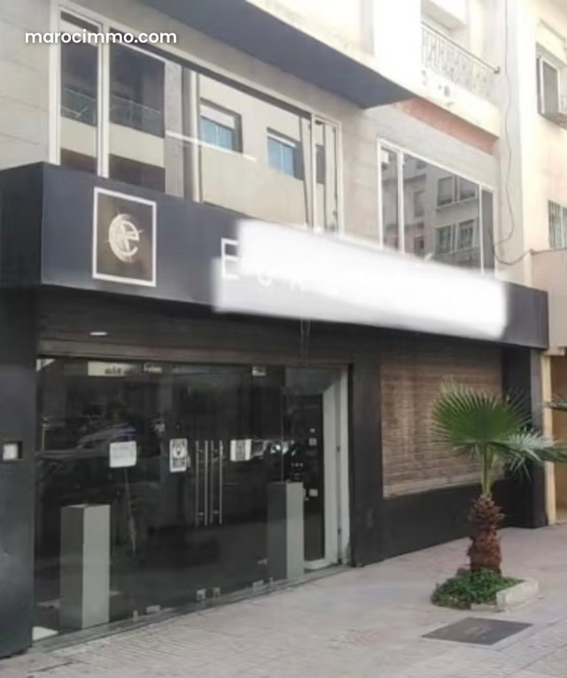 Louez le local idéal à Les Hôpitaux. Superficie 213 m² — 3