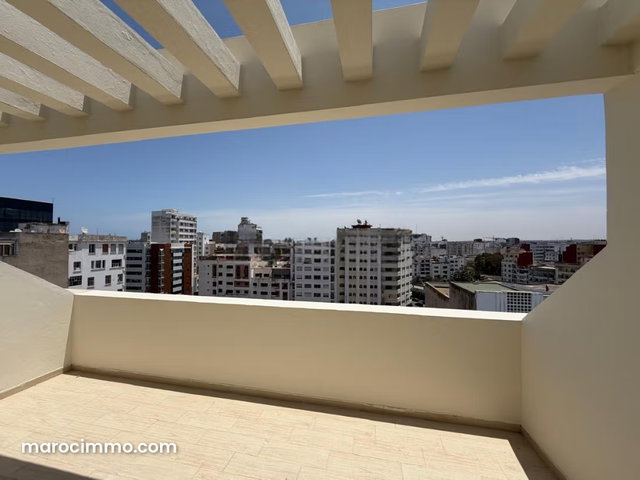Bel appartement en location à Belvédère. 2 pièces. Porte blindée et résidence sécurisée — 3