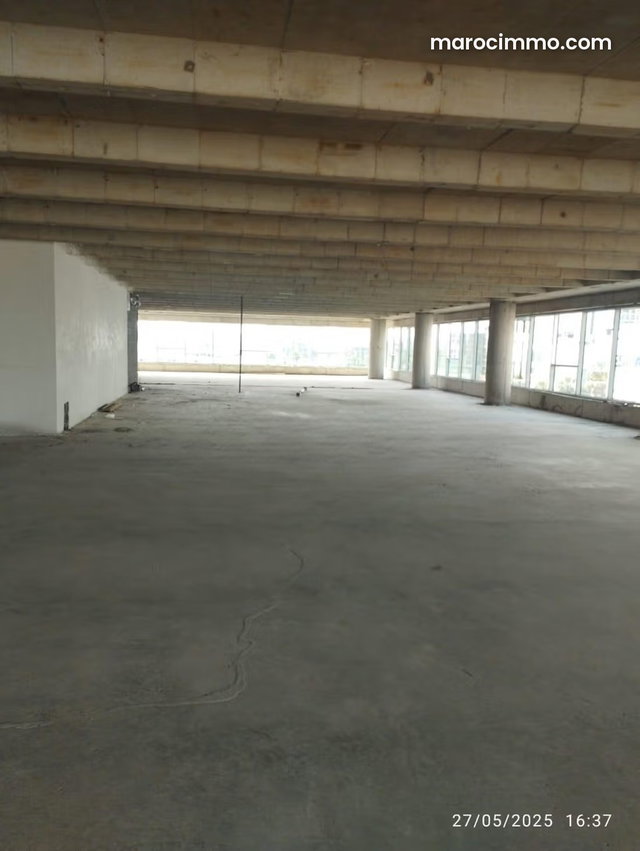 Plateau de bureaux premium de 1.382 m de surface exploitable a la location a CFC — 2