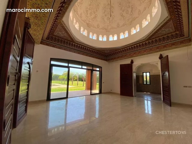 Unique Prestige Property – Two Villas on the Same Land Title — 3