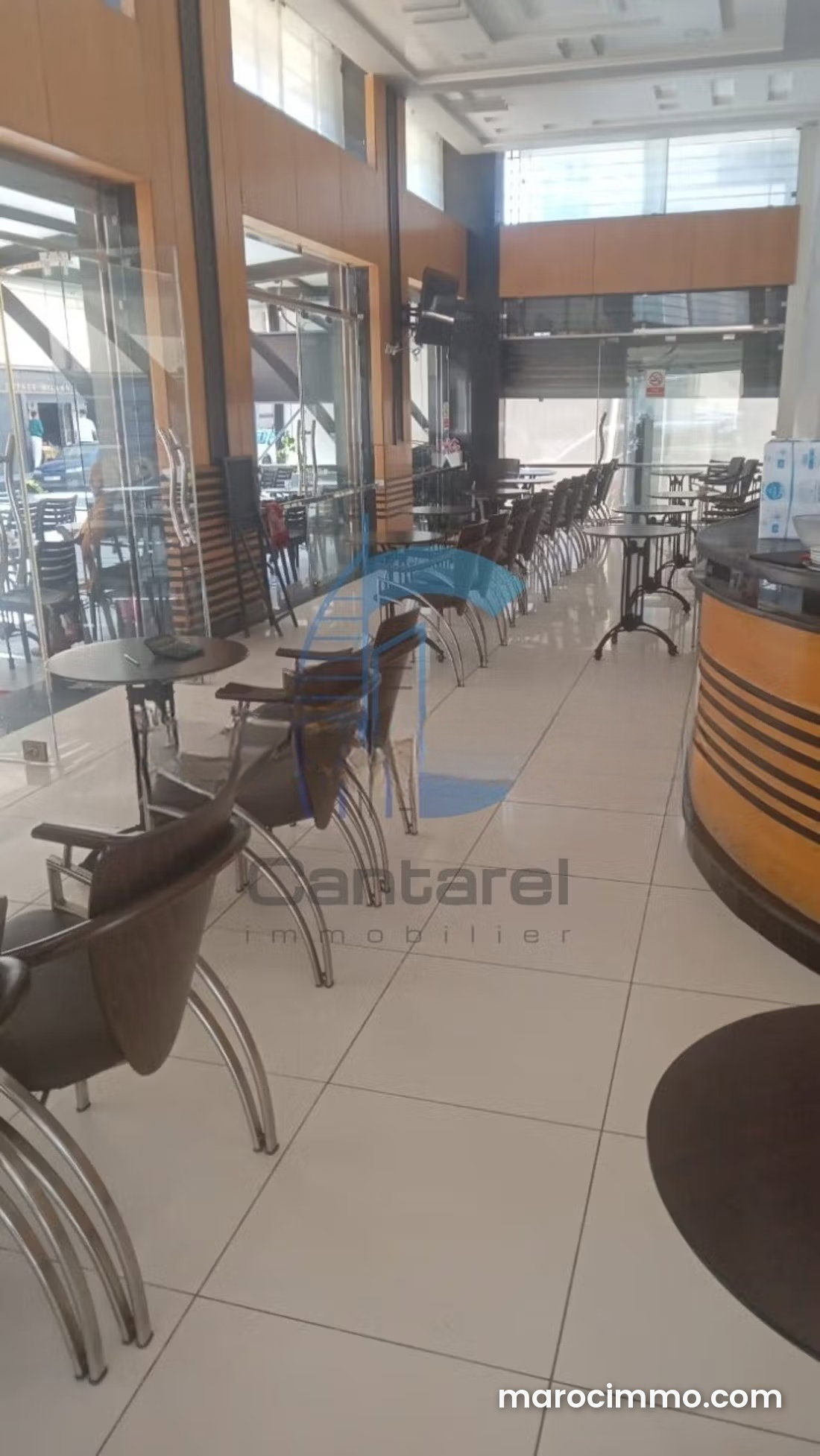 Local commercial 222 m², triple façade et terrasse, Ain Sebaa — Casablanca