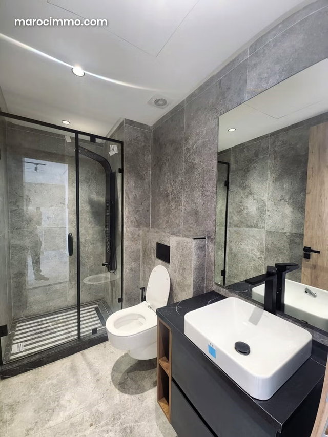 Studio Neuf Vide Haute Gamme à Quartier Oasis — 4