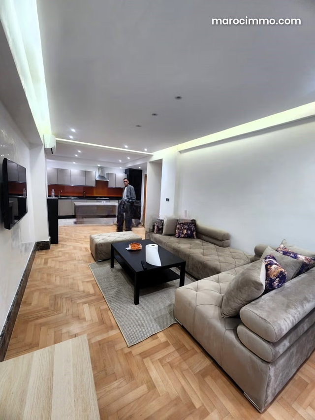 Luxury Furnished 100m2 Apartment in Racine Quarter — 2