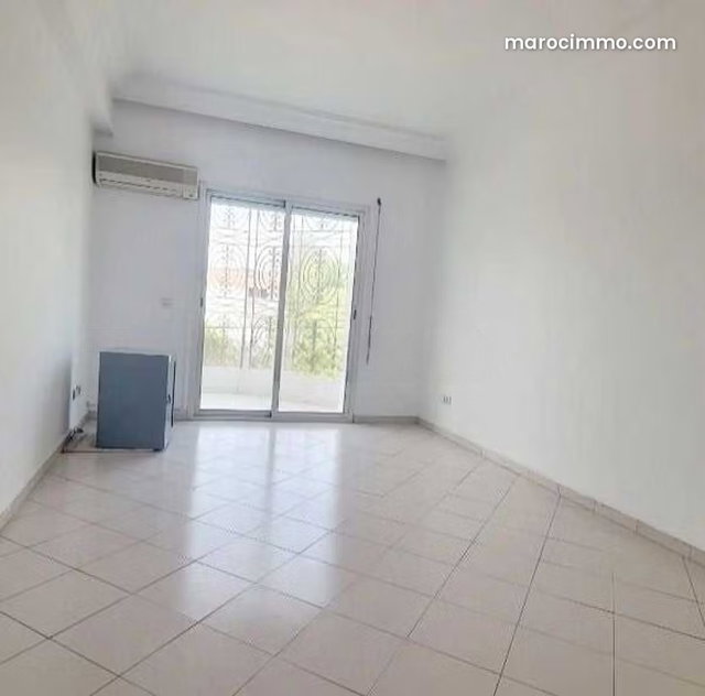 Appartement à Louer de 270.0 m² à Casablanca, Hopitaux — 3