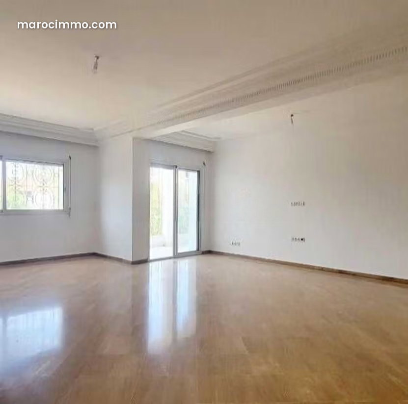 270 m² Apartment with Terrace in Casablanca's Quartier des Hôpitaux — Casablanca