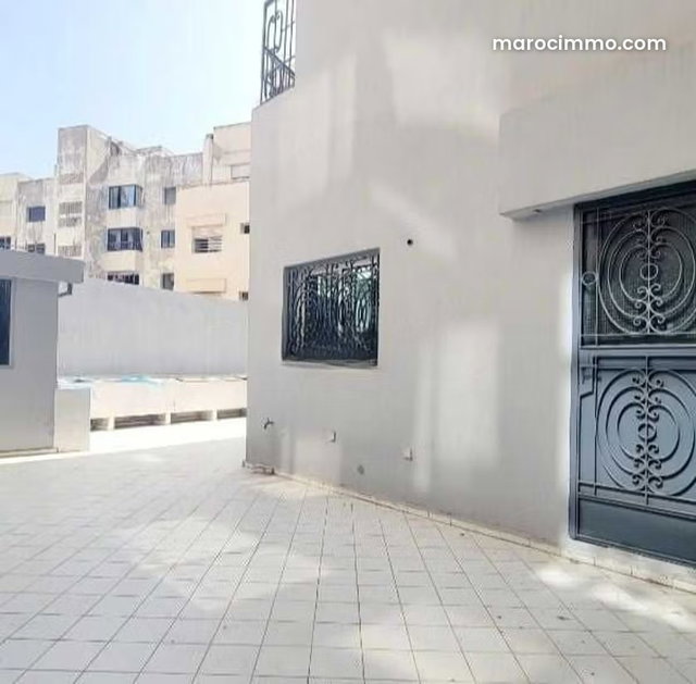 Appartement à Louer de 270.0 m² à Casablanca, Hopitaux — 5