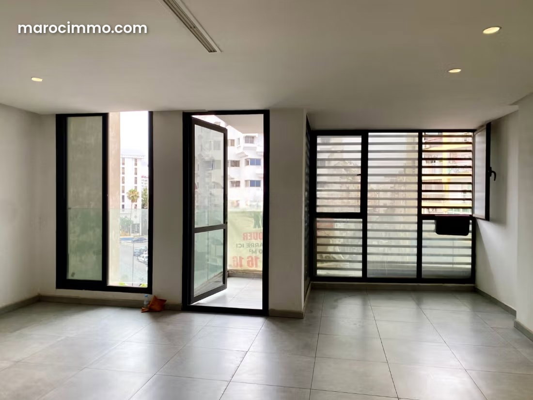 100 m² Office with Terrace for Rent in Bourgogne, Casablanca — Casablanca