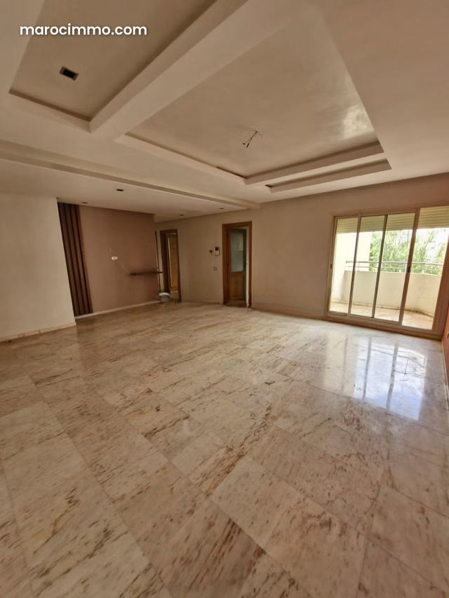 Bel appartement VIDE à louer en résidence Jnan Cal — Casablanca