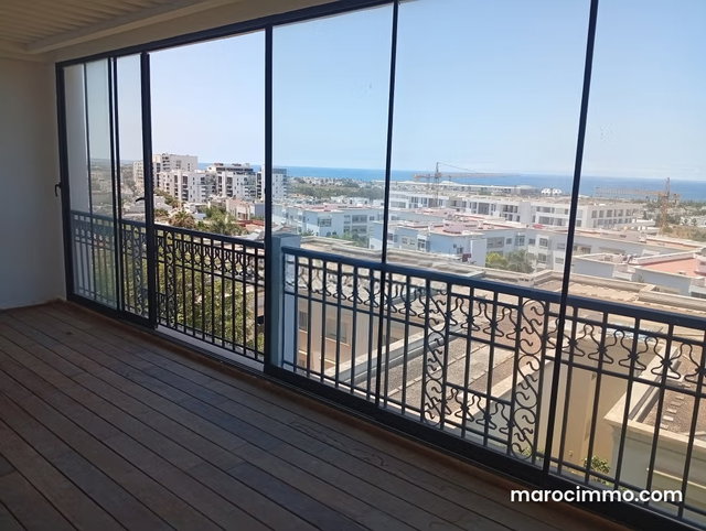 Renting an apartment in Ain Diab. 3 bedrooms. Elevator and terrace — 2