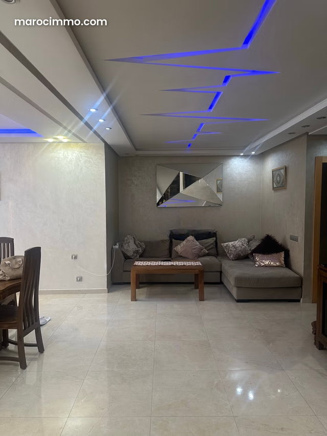 Vente d'un bel appartement à Agdal. Surface de 146 m². Porte blindée, salon marocain traditionnel — 2