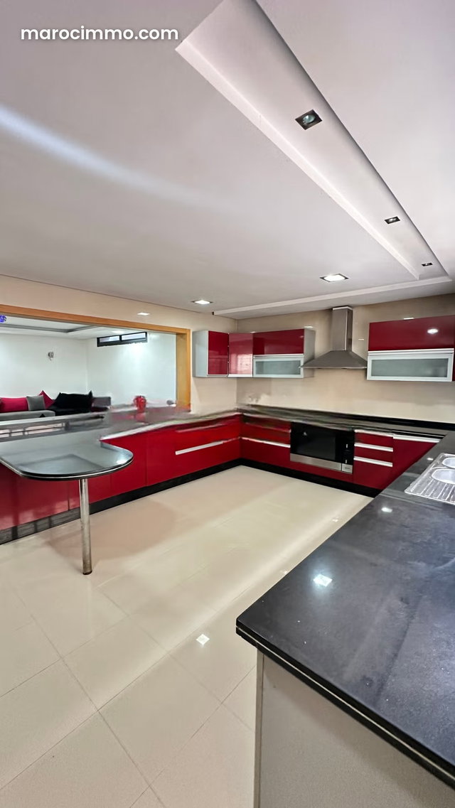 Superbe villa à louer à Ain Diab. 7 pièces. Bien meublé — 5