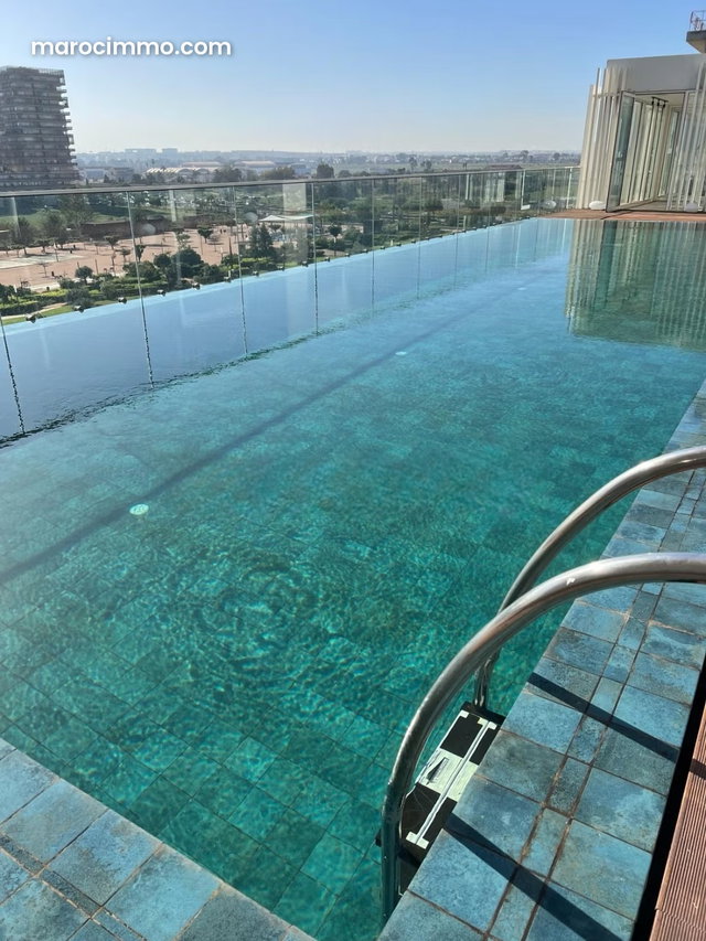 Appartement haut standing vide avec une vue dégagée sur anfa Park en location à CFC — 4
