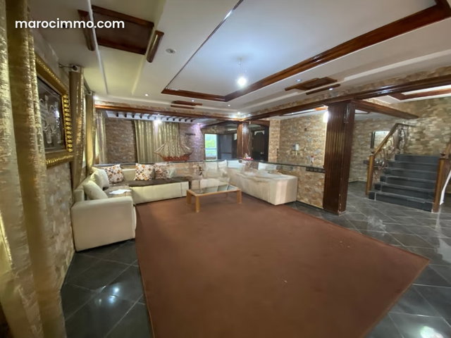 Villa style auberge titré — 3