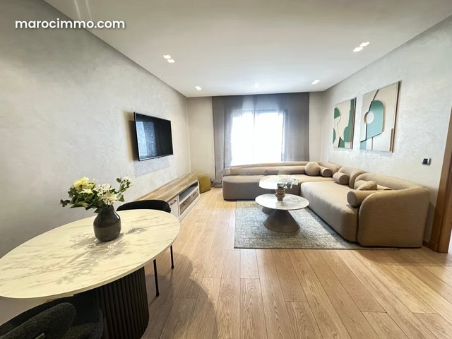 Très beau studio à la location meublé à neuf à Bourgogne — 2