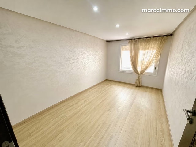 Bel duplex en location semi meublé à Route de Safi. Surface totale 93 m². Résidence avec piscine — 2
