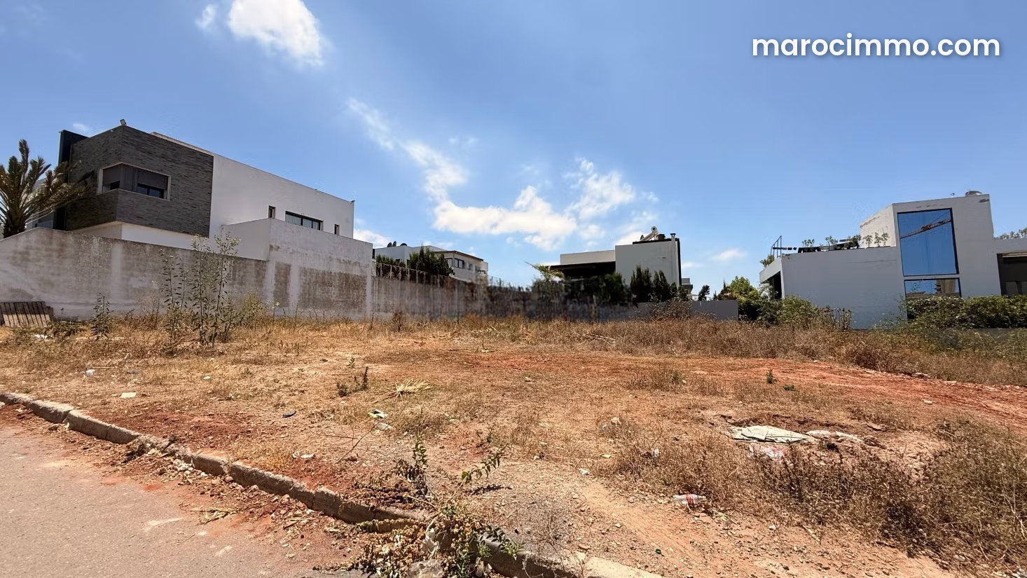 600 m² Plot in Dar Bouazza, a Peaceful Residential Setting — Dar Bouazza