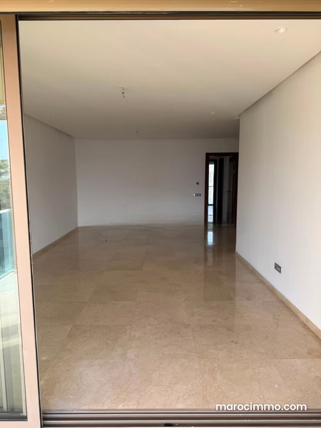Louez cet appartement à Souissi. Superficie 130 m². Ascenseur et terrasse — 3
