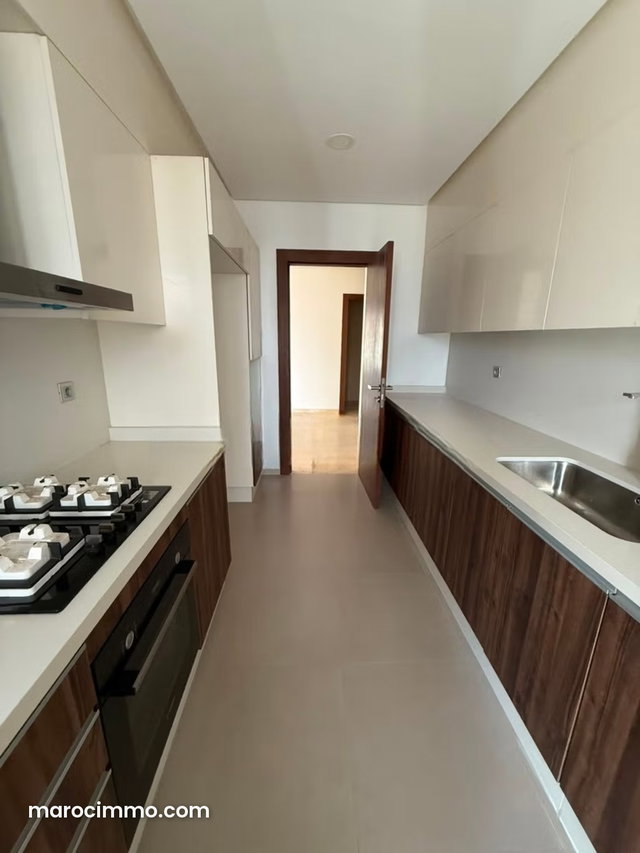 Louez cet appartement à Souissi. Superficie 130 m². Ascenseur et terrasse — 5