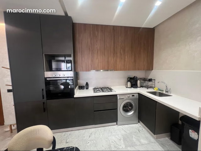 Spacieux appartement meublé à louer — 4