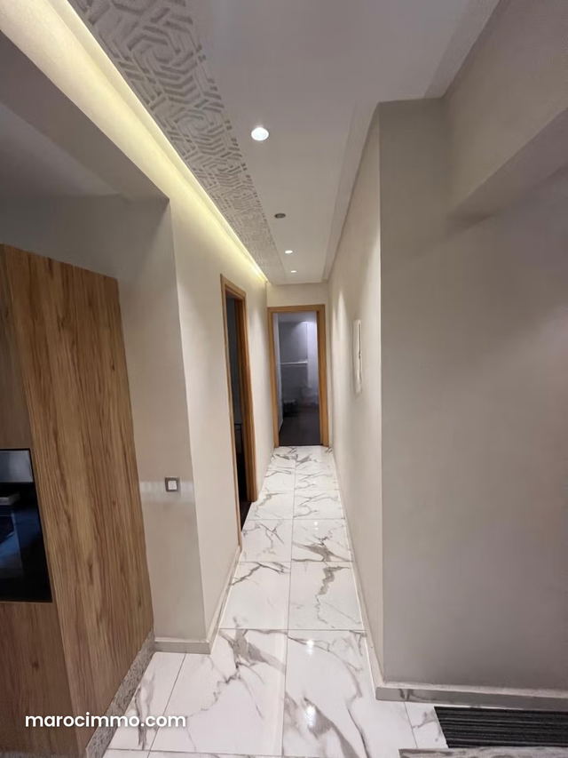 Appartement de trois façades deux chambres à victor Hugo — Marrakech