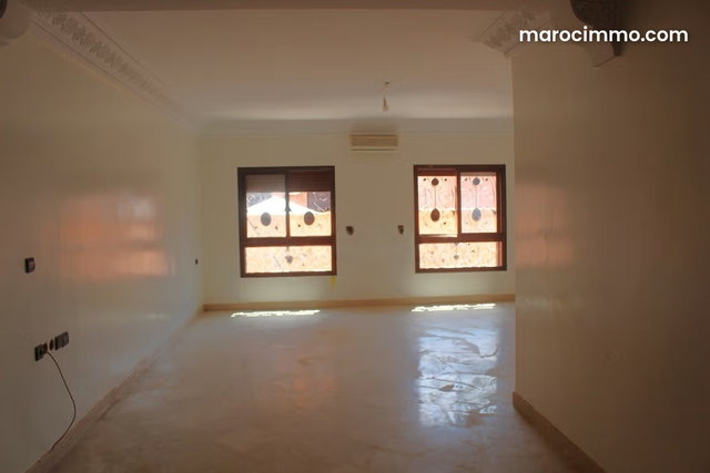 Grand studio a Vendre proche de Benjgueni — 3