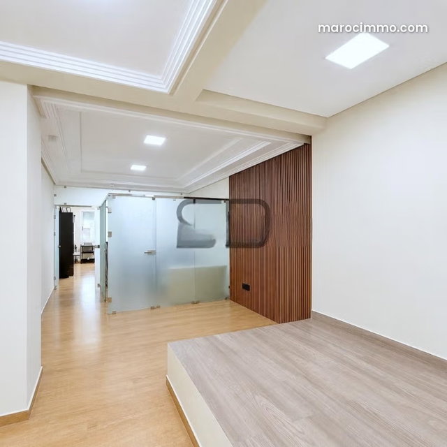 Renovated Office of 51 m² in Gauthier — 3