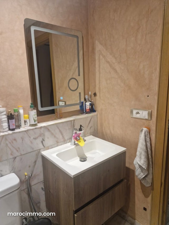 À louer – Appartement vide à Jnane Californie — 5