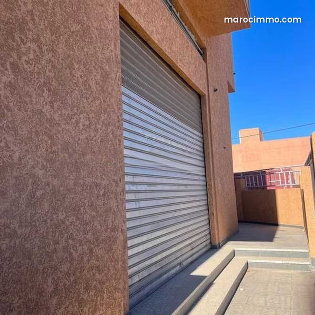 Local commercial à Louer de 500.0 m² à Marrakech, Azzouzia — 3