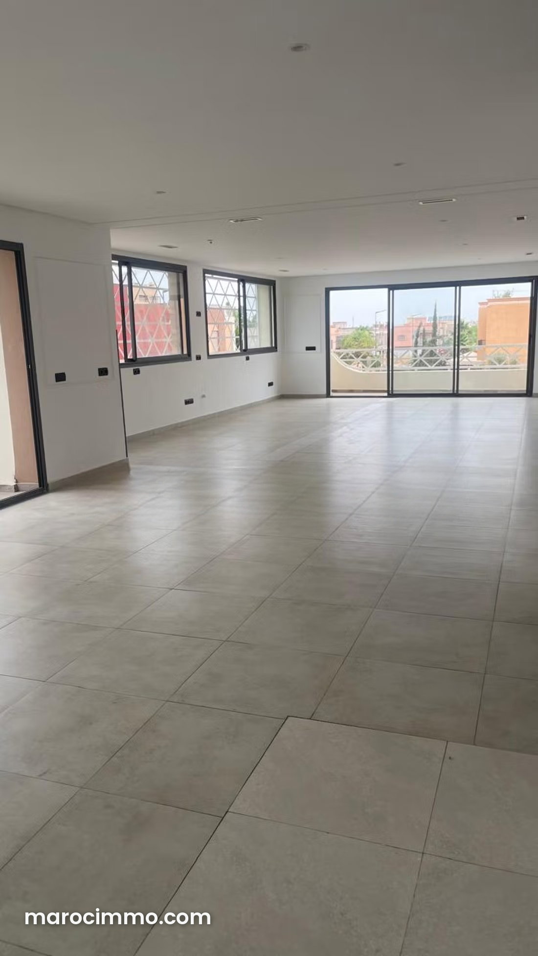 580 m² Commercial Premises, Agadir-Essaouira Road, Marrakech — Marrakesh