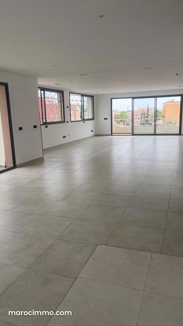 Commercial Center for Sale in Marrakech Portes — Marrakesh